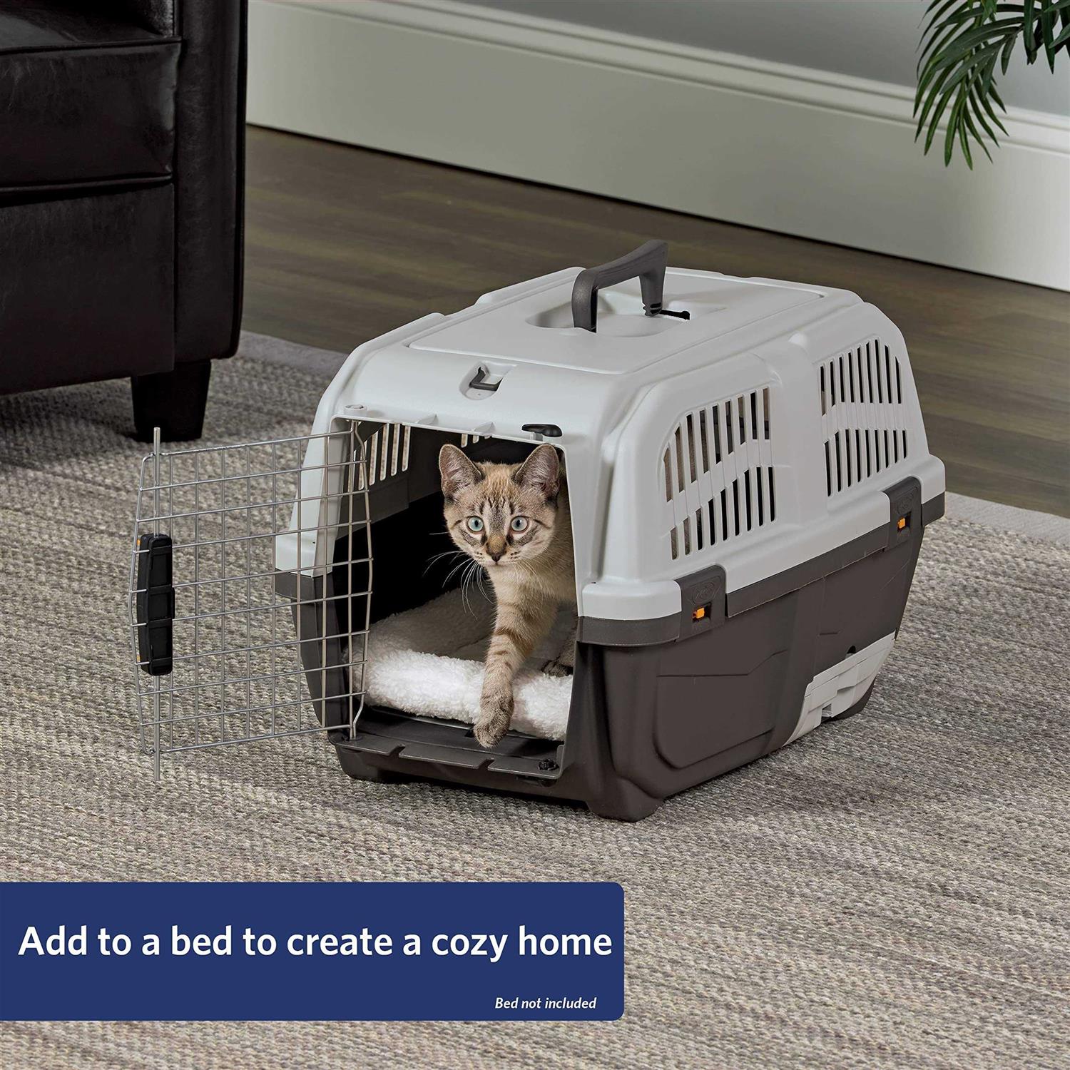 Plastic Cat Carrier with Integrated Litter Pan F829