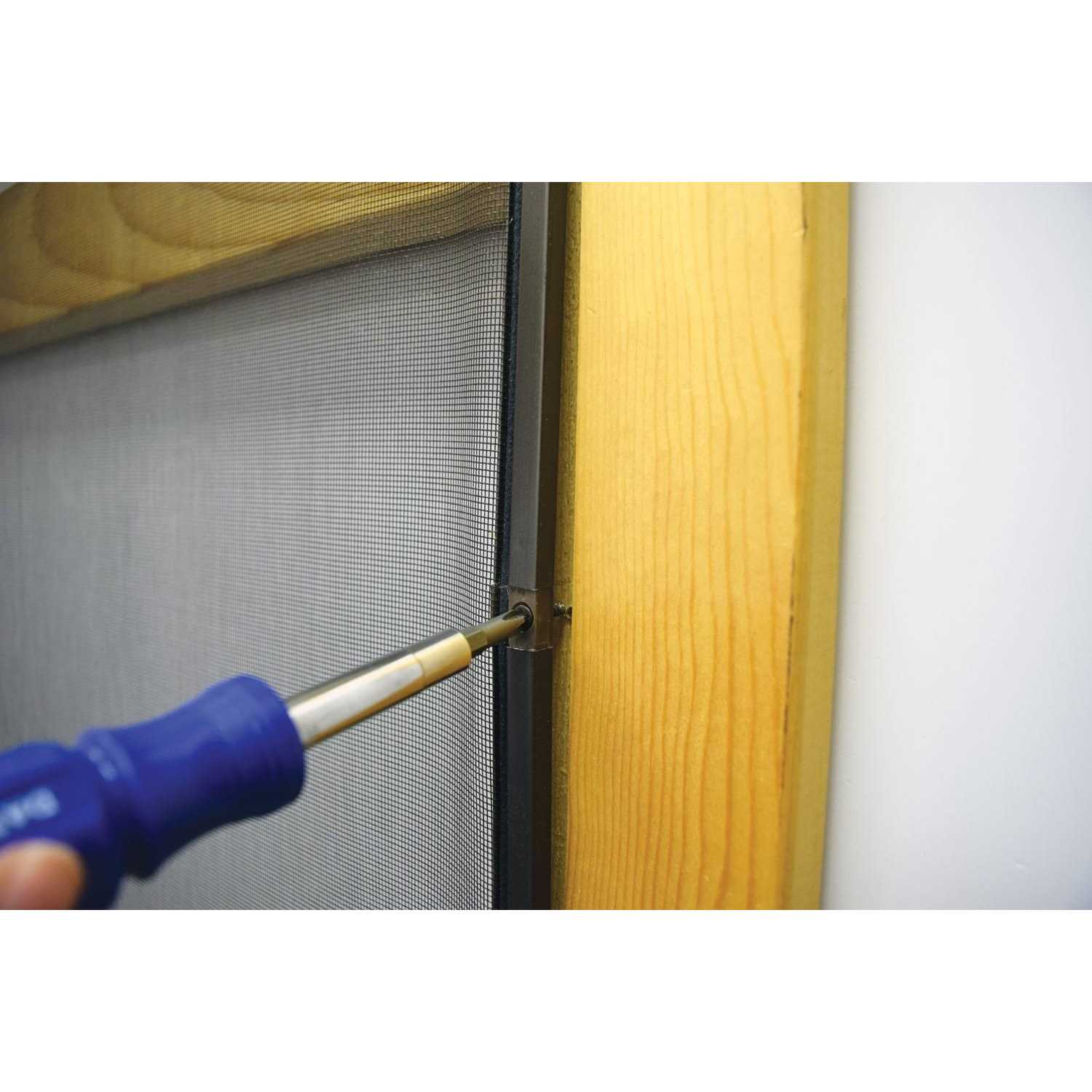 Reversible Wood Screen Door with Medium Pet Flap W858435