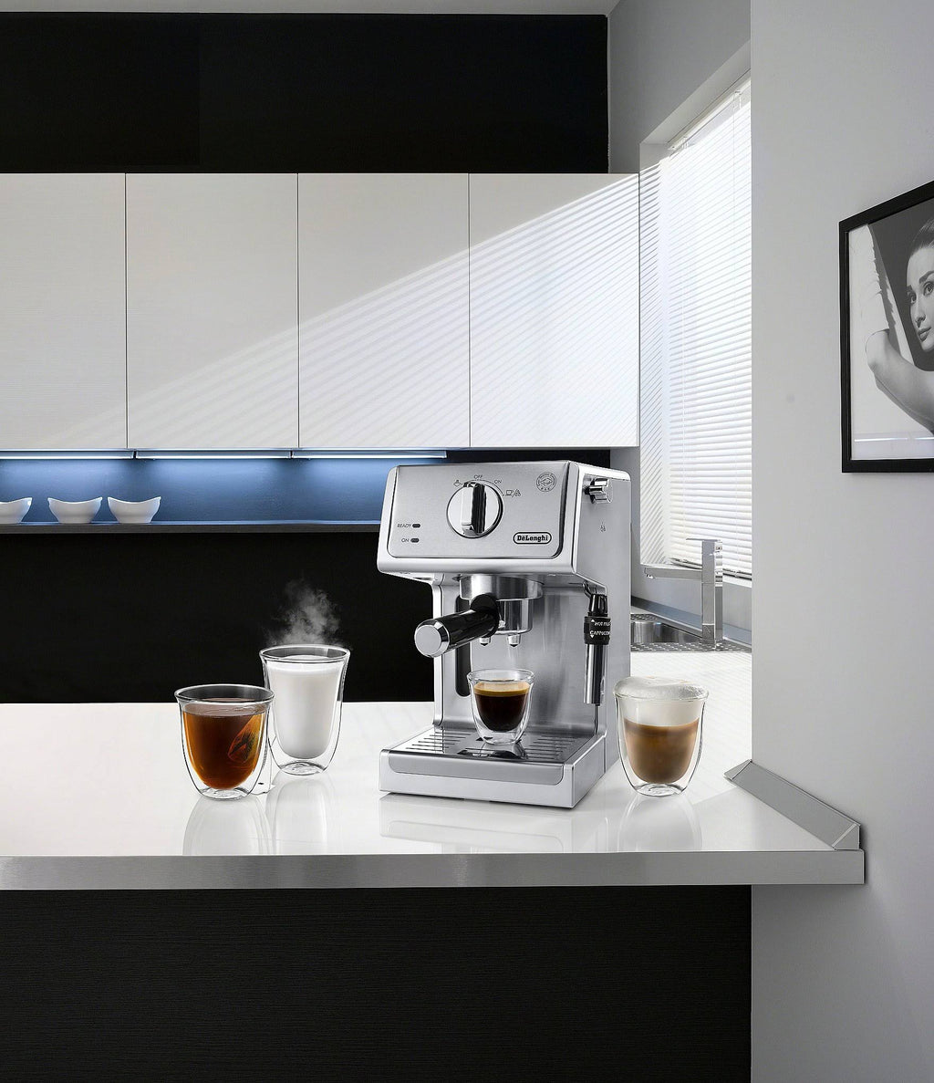 15-Bar Pump Espresso & Cappuccino Machine O10983