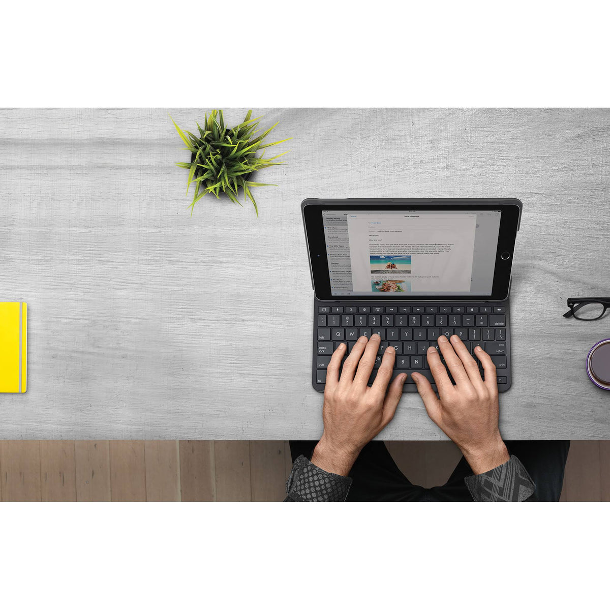 Wireless Bluetooth Keyboard and Folio Case for 9.7-inch iPad K75702