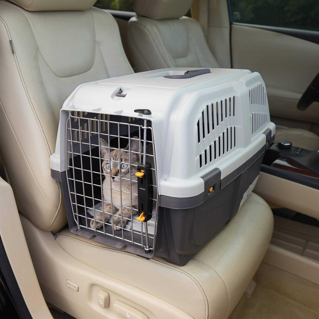 Plastic Cat Carrier with Integrated Litter Pan F829