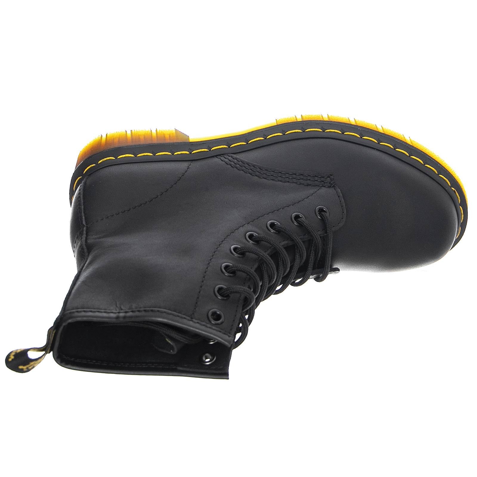 Greasy Black Leather Boot Y847