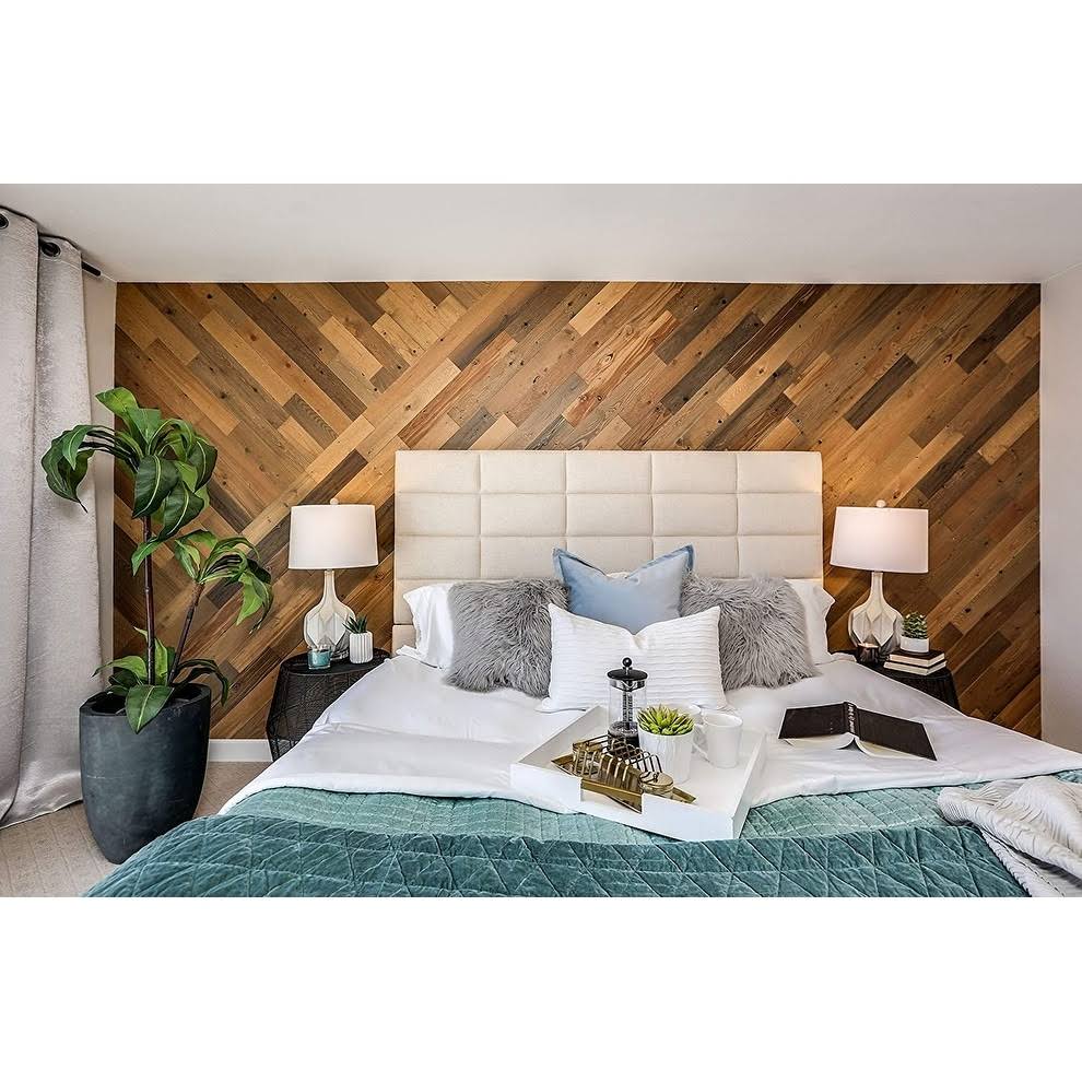 Reclaimed Wooden Wall Planks - Peel and Stick - 40 Sq. Ft. I743091