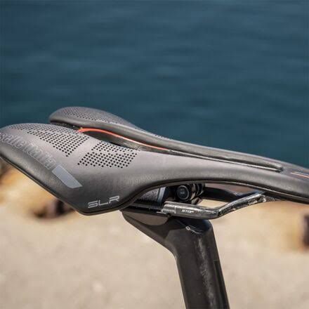 Carbonio Superflow L3 Saddle - Black U9617