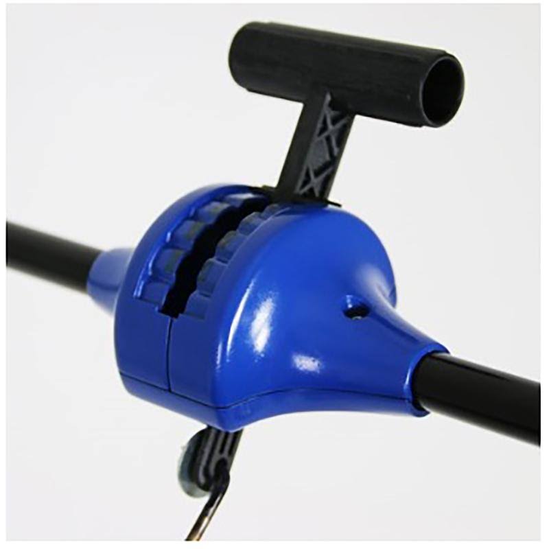 Salt Spreader 70 lb Capacity J869993
