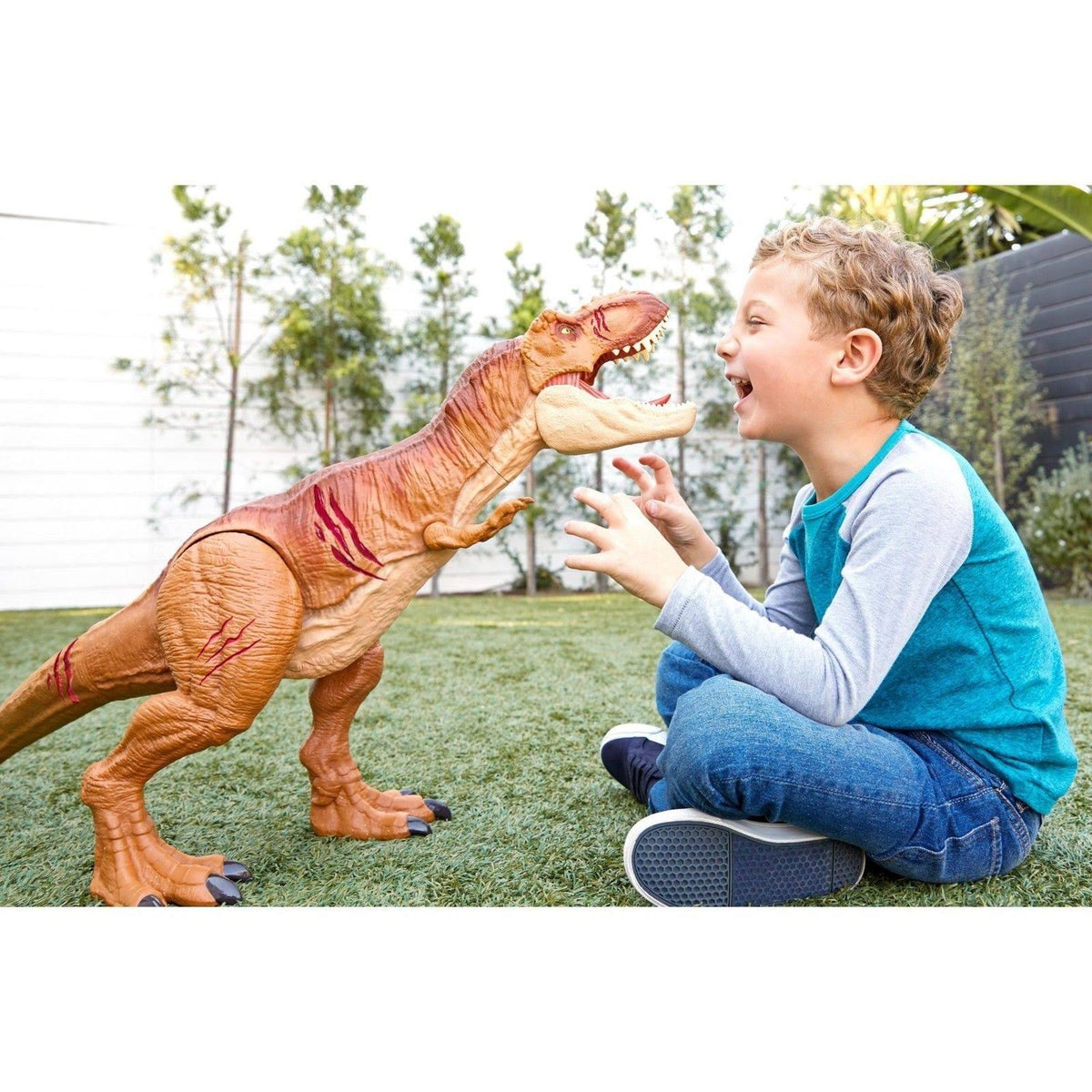 Tyrannosaurus Rex Battle Damage Roarin Action Figure Q386191