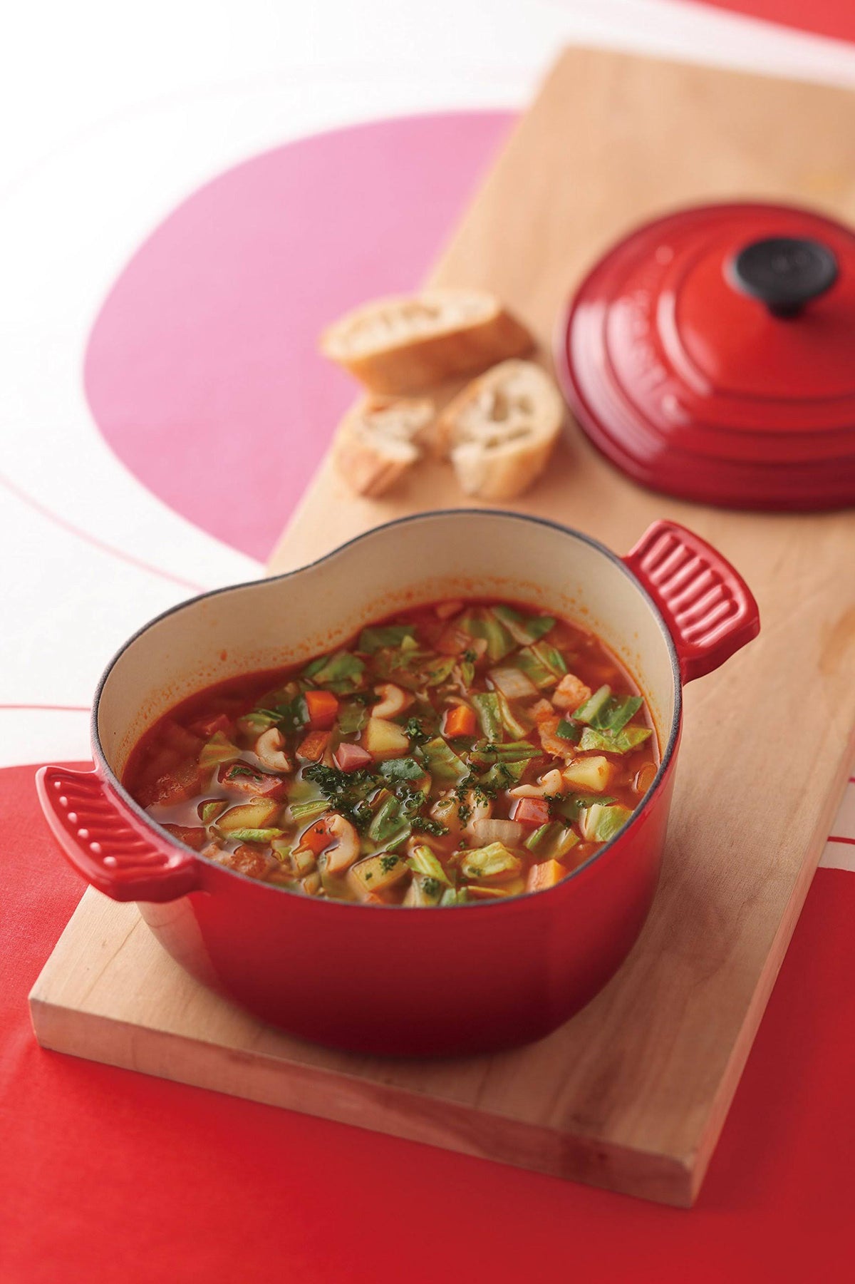 Enameled Cast-Iron 2-Quart Heart Casserole Red V84295