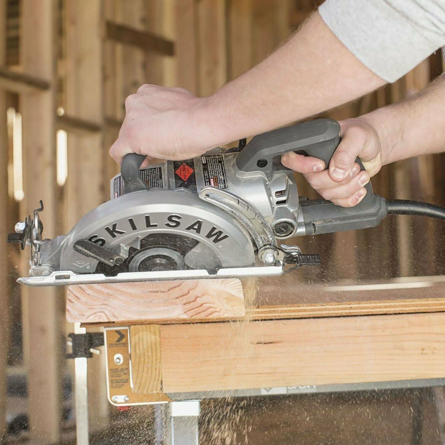 7-1/4x22 Worm Drive Circular Saw Q853249