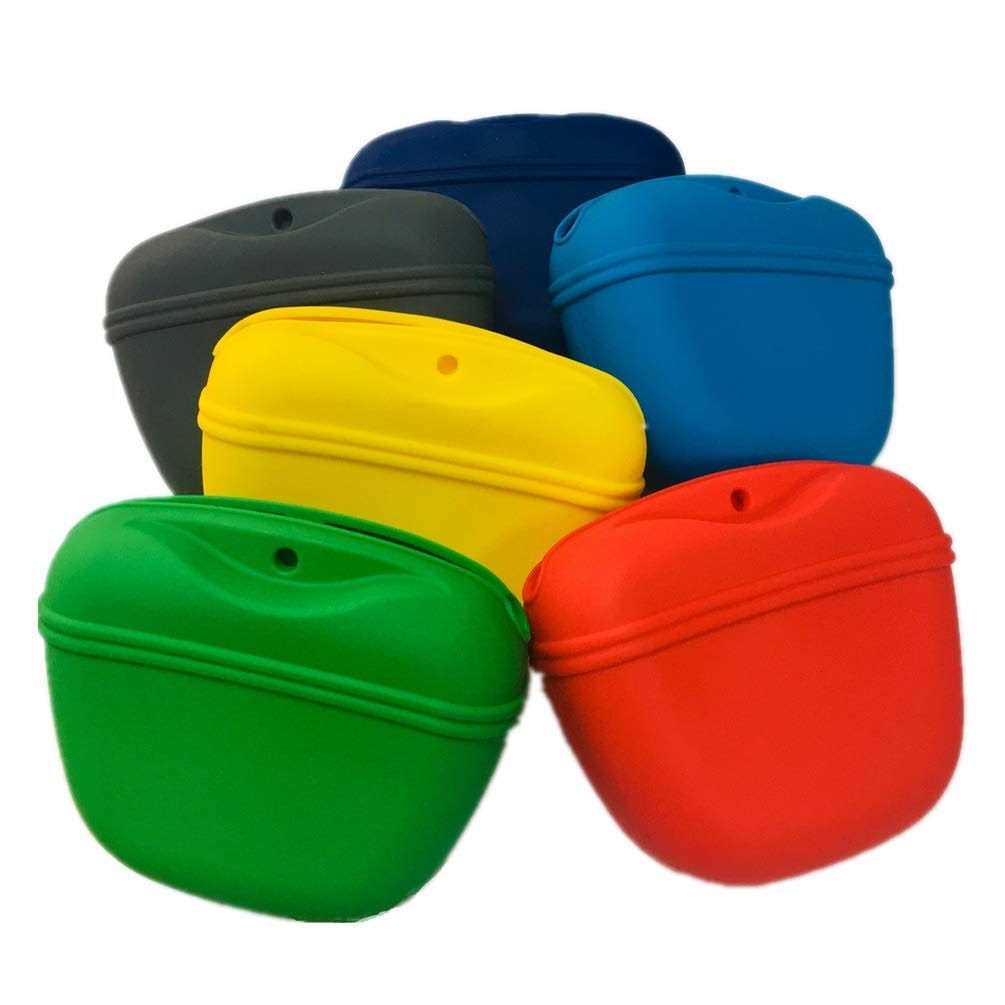 Silicone Dog Treat Pouch with Magnetic Closure and Waist Clip P14851