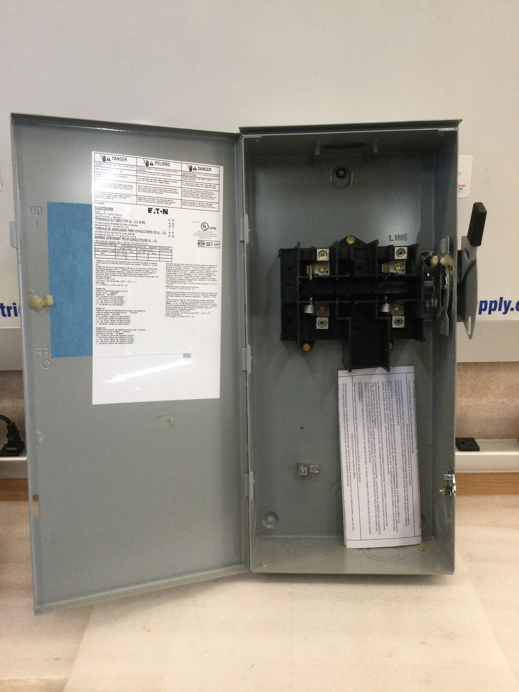 General Duty Non-Fusible Safety Switch V762